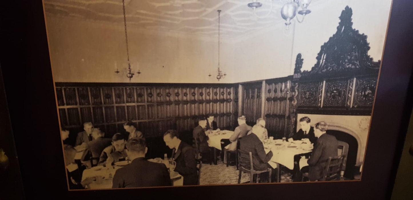 Highly Carved Antique Gothic English Oak Linenfold Panelled Room from Hampsfield House (circa 1880–82)