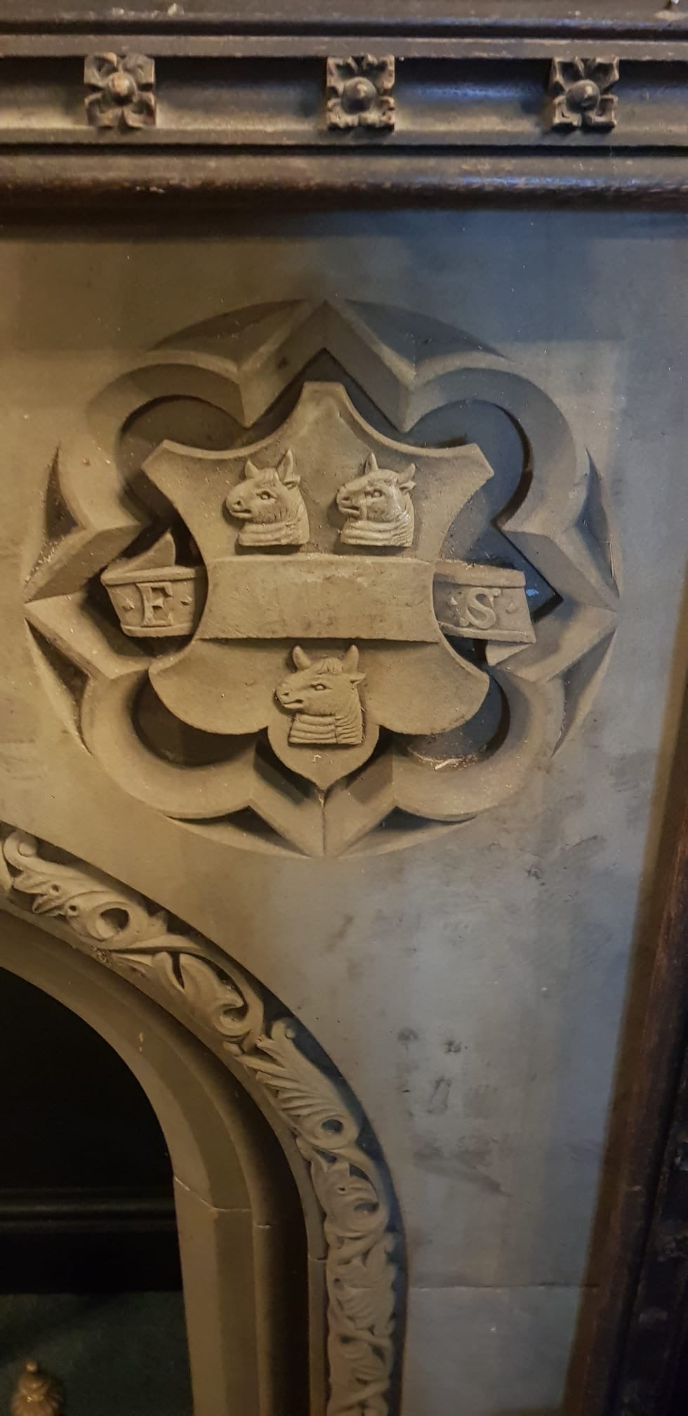 Highly Carved Antique Gothic English Oak Linenfold Panelled Room from Hampsfield House (circa 1880–82)