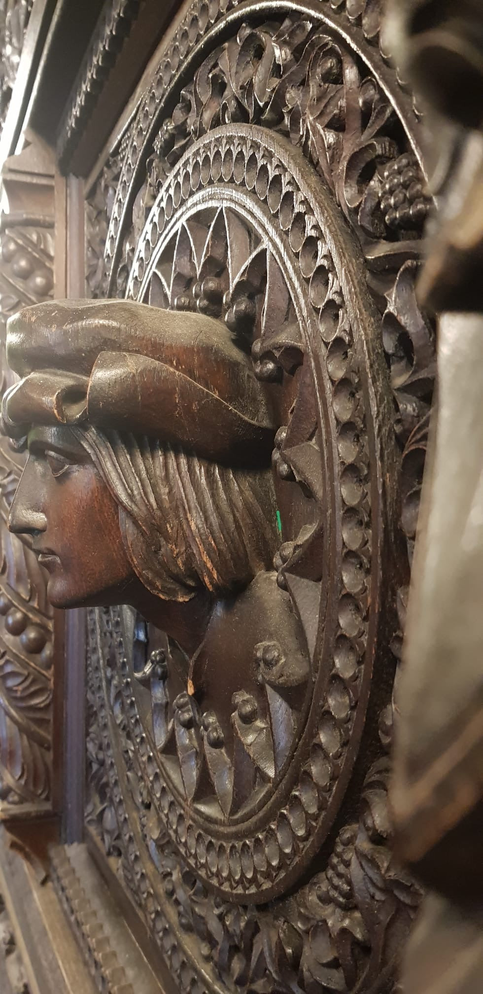 Highly Carved Antique Gothic English Oak Linenfold Panelled Room from Hampsfield House (circa 1880–82)